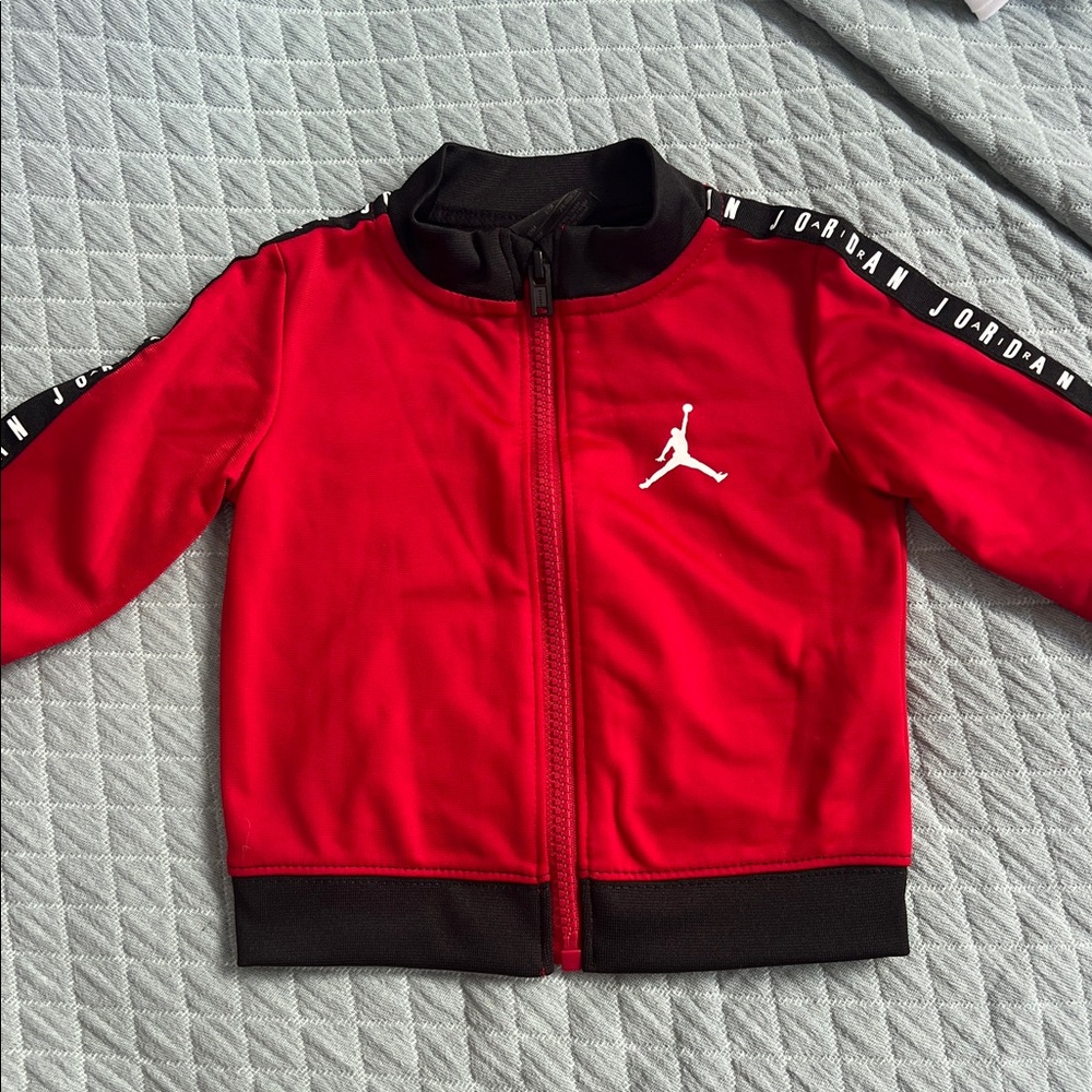 EUC Jordan Toddler‎ Boys Black and Red Long sleeve Sweater- Size 12 М